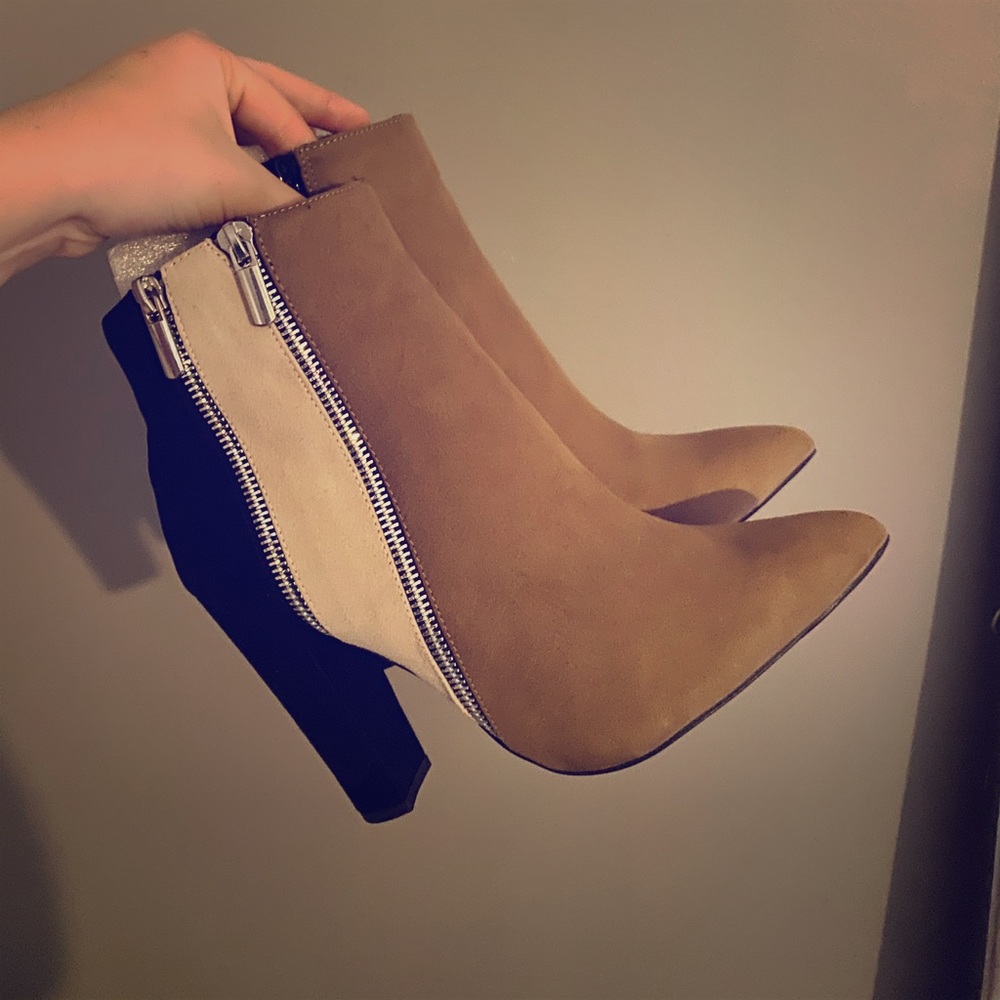 BRAND NEW booties size 9